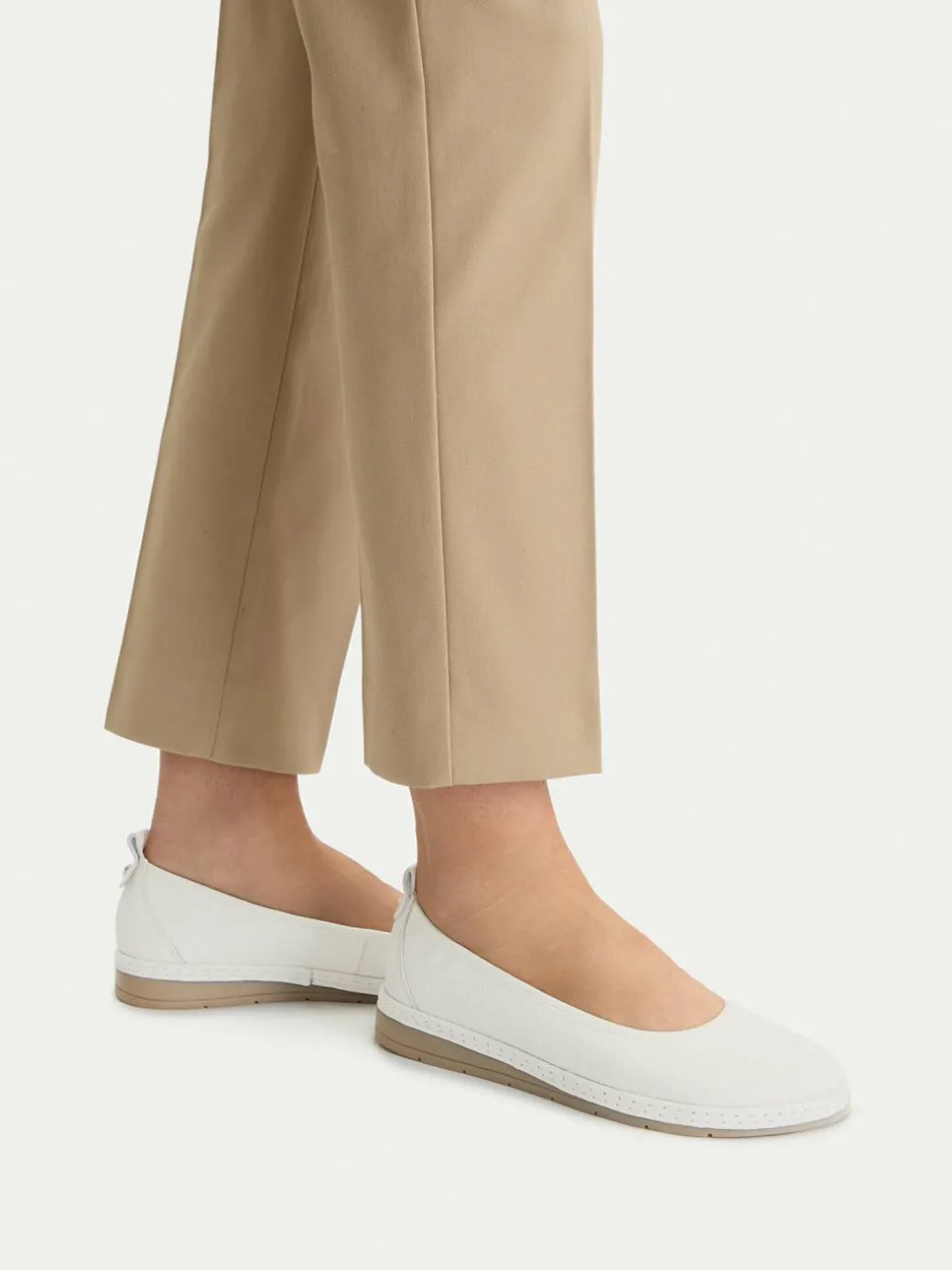 Ballerine CEO-WI23-LYLA-01 Écru