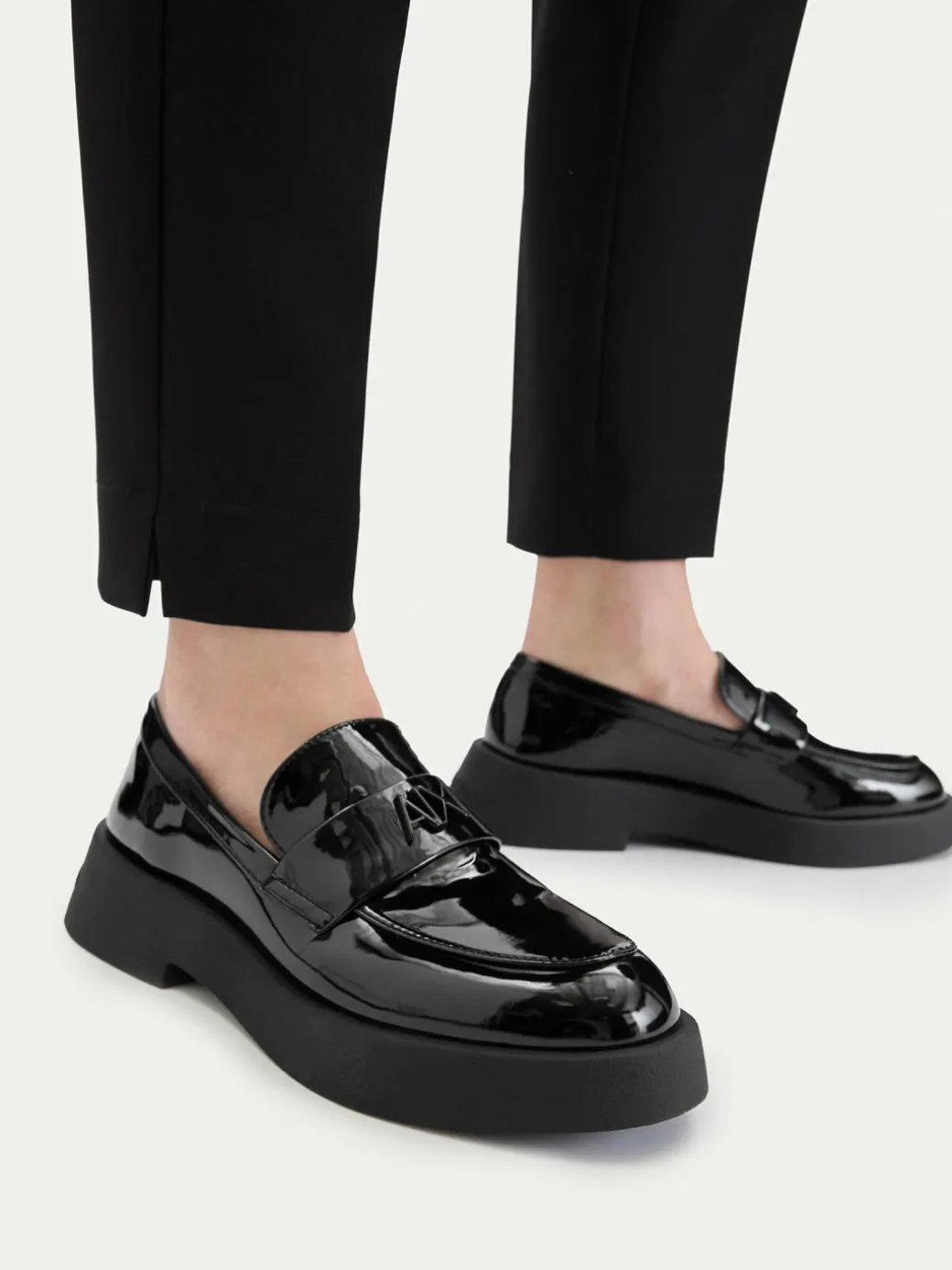 Chunky loafers XW002207 AF21267 UC001 Nero