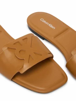 Ciabatte Square Flat Sandal Emblem HW0HW03128 Marrone