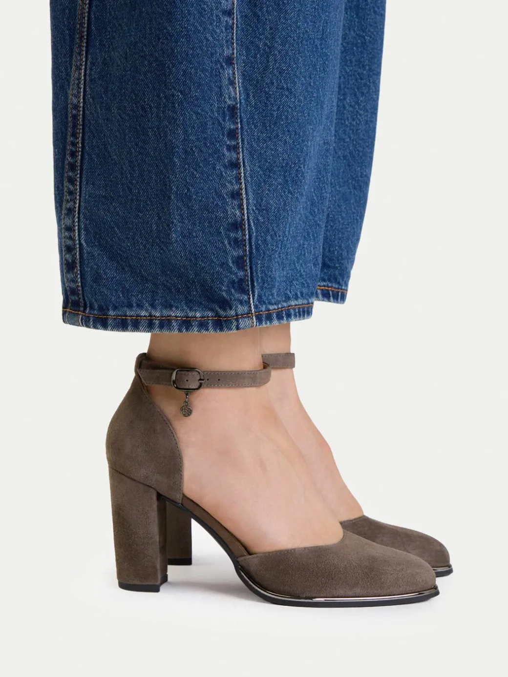 Décolleté CEO-WSS21631-01 Grigio