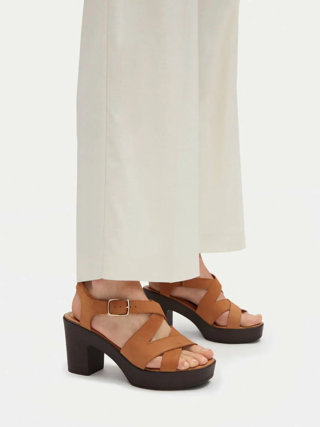 Sandali EST-2027-01 Marrone
