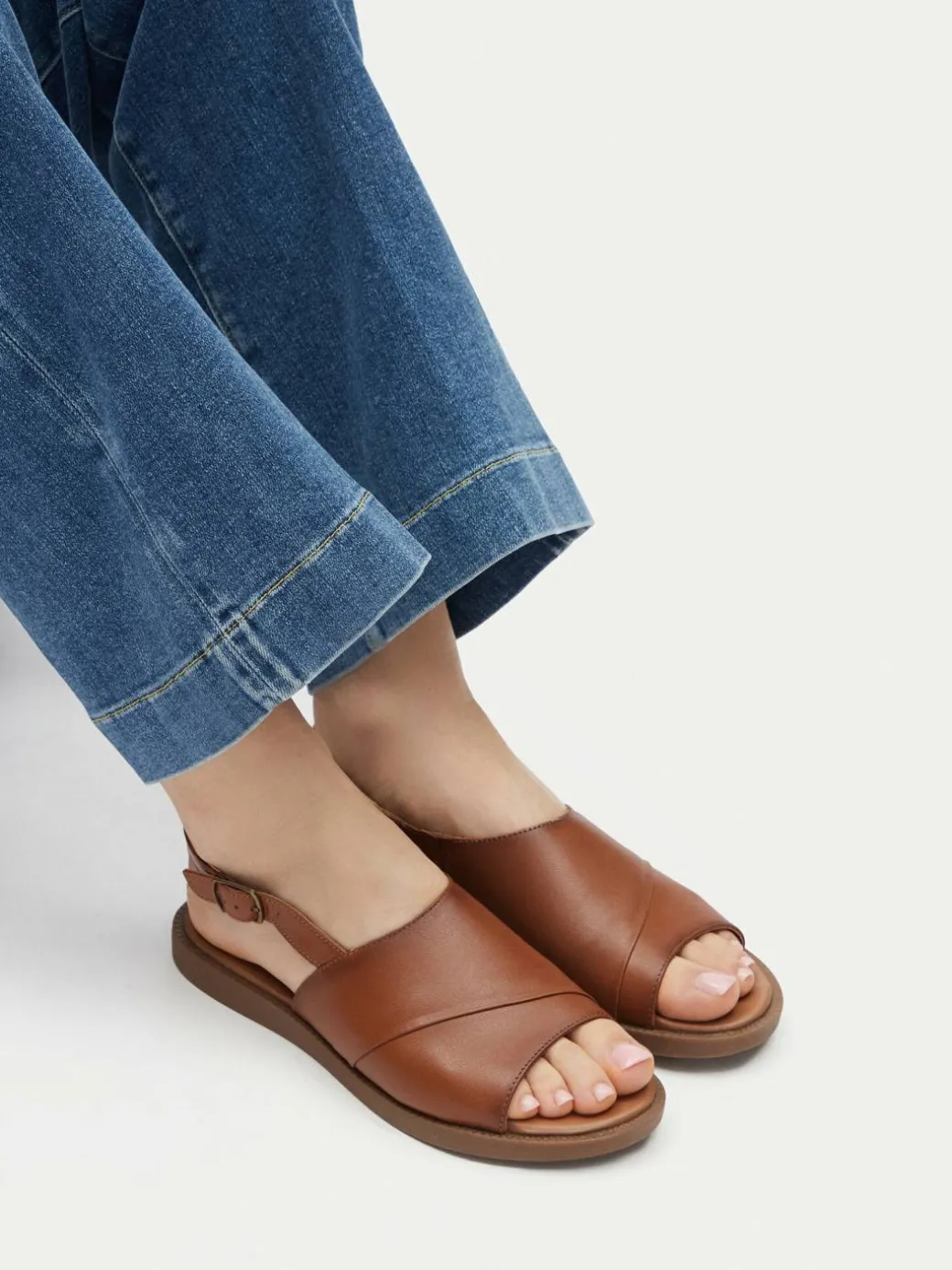 Sandali WI23-3096-08 Marrone