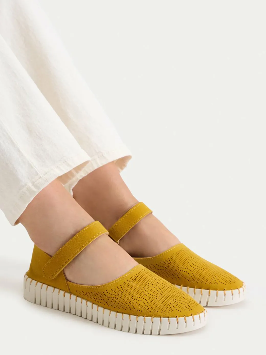 Scarpe basse CEO-3Y9423-8 Giallo