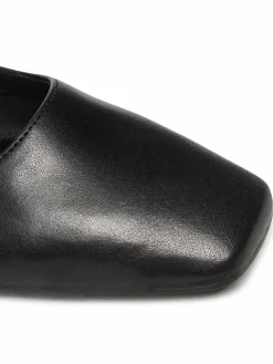 Scarpe basse Delia 5307-401-20 Nero
