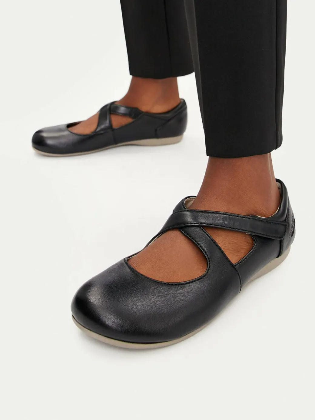 Scarpe basse 87272 Fiona 72 Nero