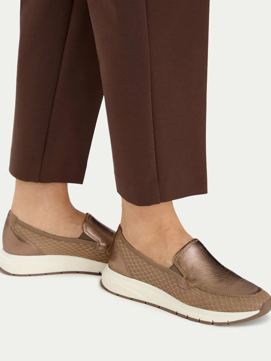 Scarpe basse 9-24751-46 Marrone