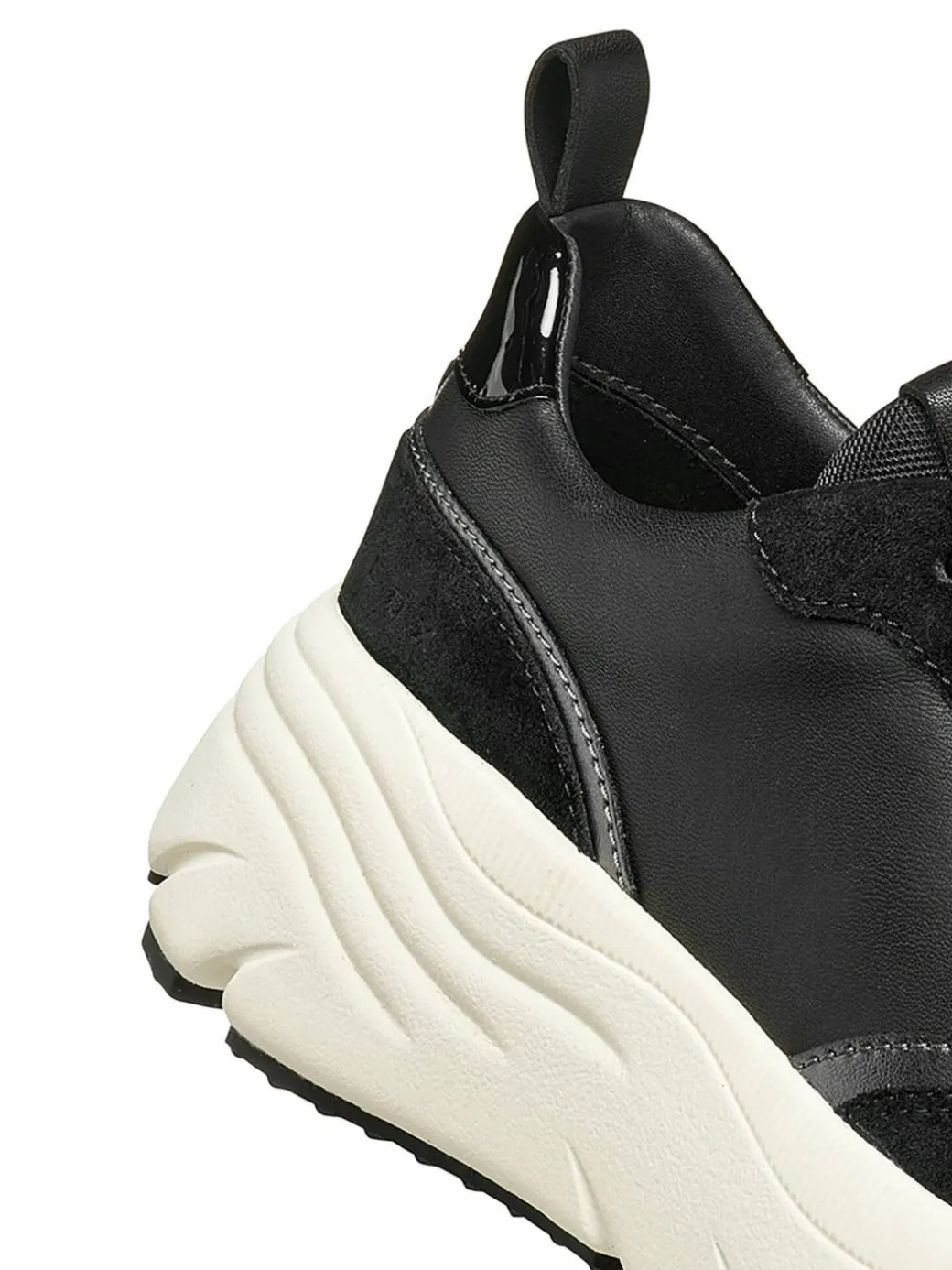 Sneakers D Diamanta D66UFA 08522 C9999 Nero
