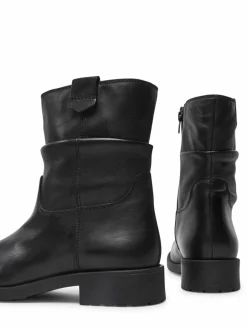 Stivaletti D466RA 000TU C9999 Nero